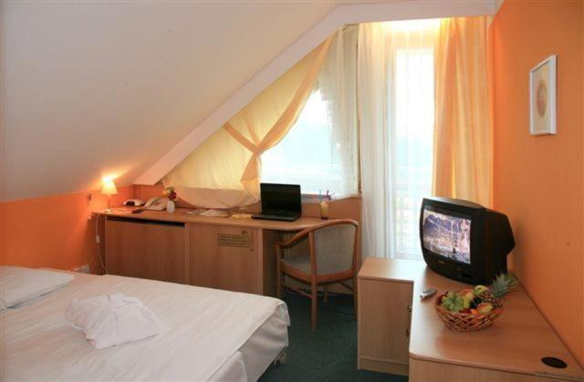 Hotel Nastup Loucna pod Klinovcem Ngoại thất bức ảnh