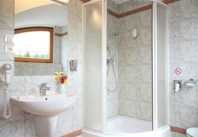 Hotel Nastup Loucna pod Klinovcem Ngoại thất bức ảnh