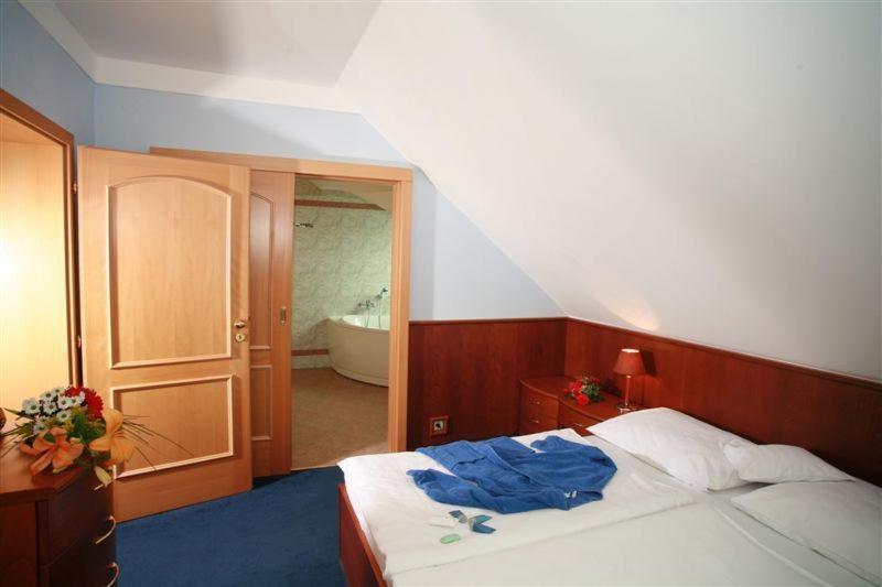 Hotel Nastup Loucna pod Klinovcem Ngoại thất bức ảnh