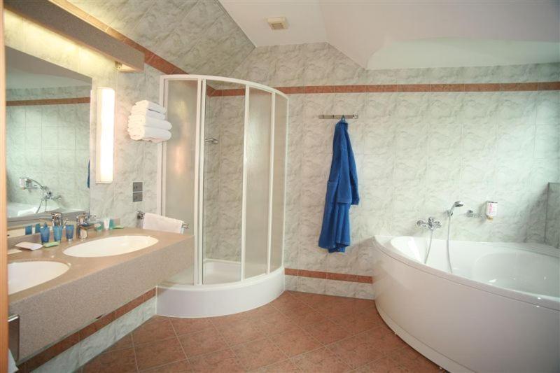 Hotel Nastup Loucna pod Klinovcem Ngoại thất bức ảnh